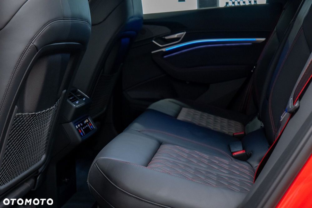 Audi Q8 Sportback e-tron - 26