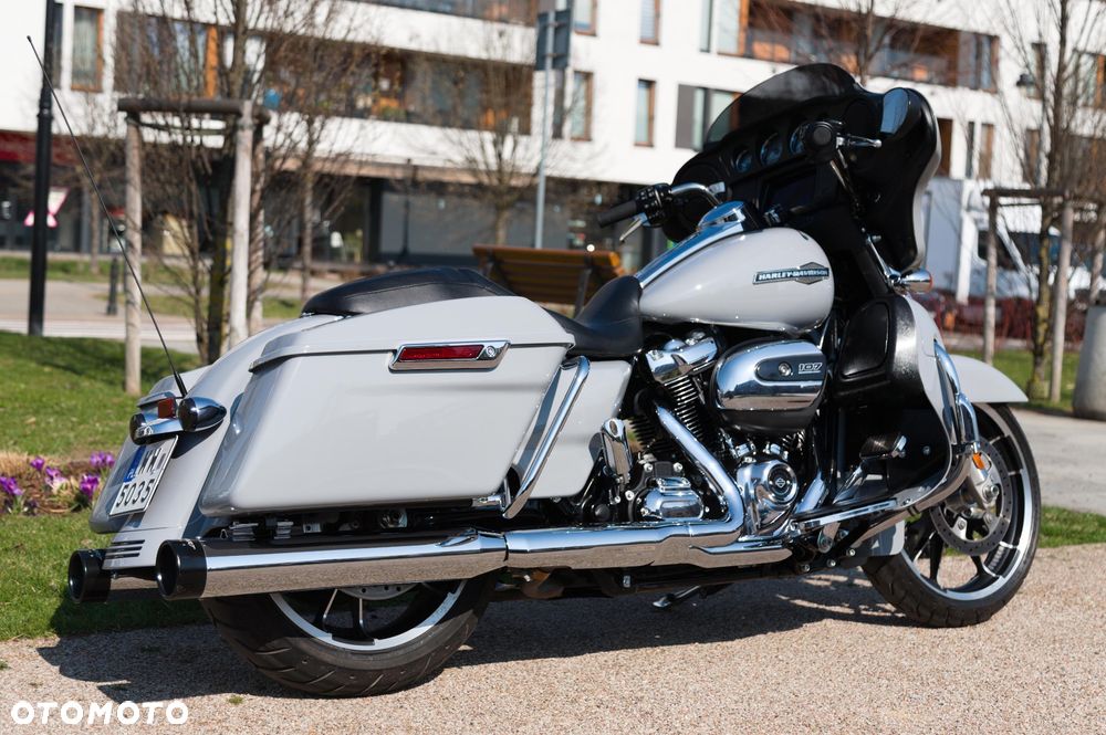 Harley-Davidson Touring Street Glide - 11