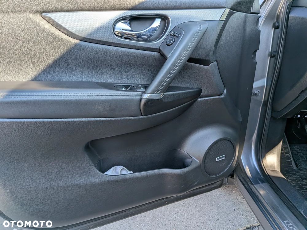 Nissan Qashqai 1.3 DIG-T Tekna - 22