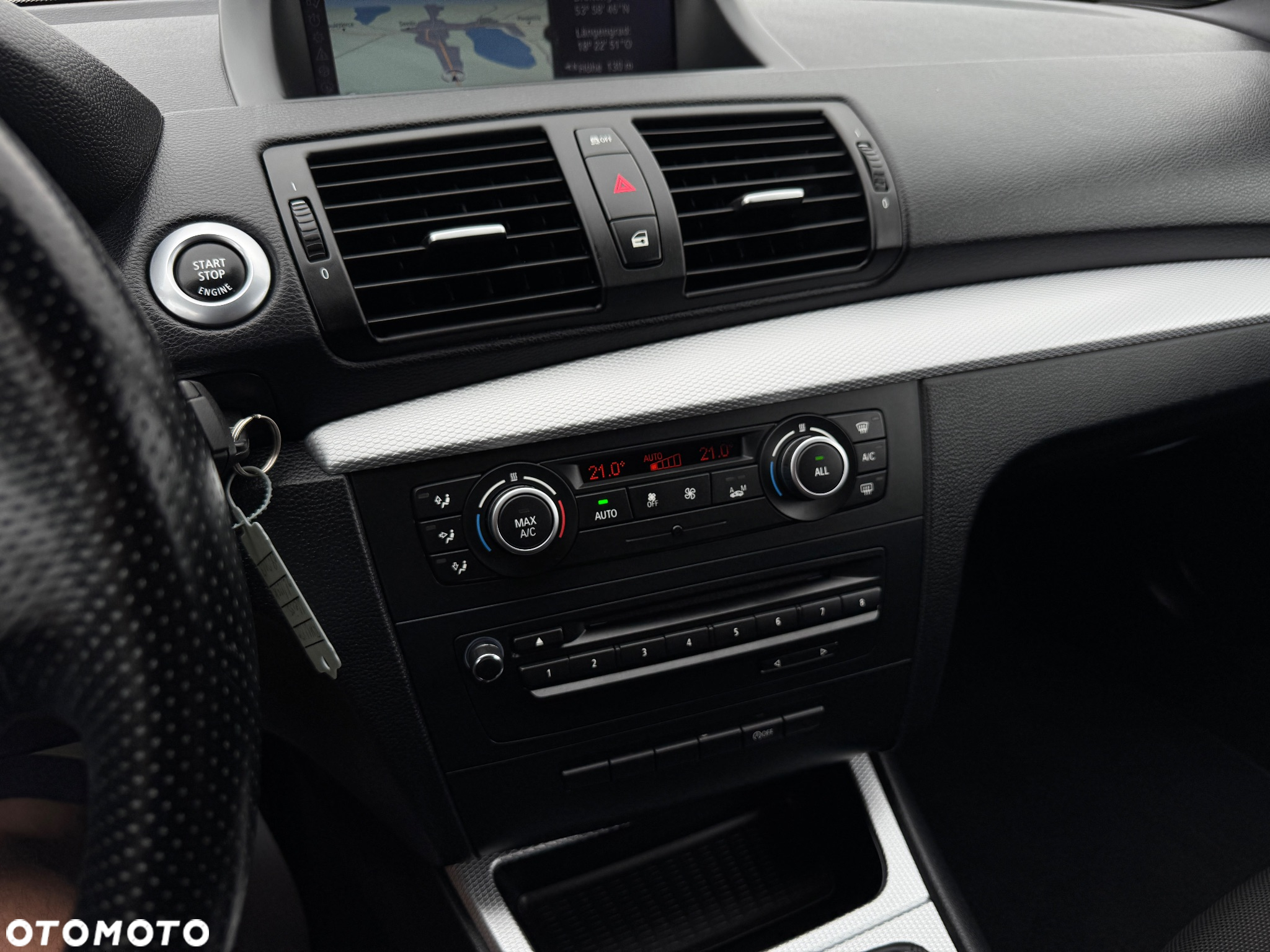 BMW Seria 1 120i - 23