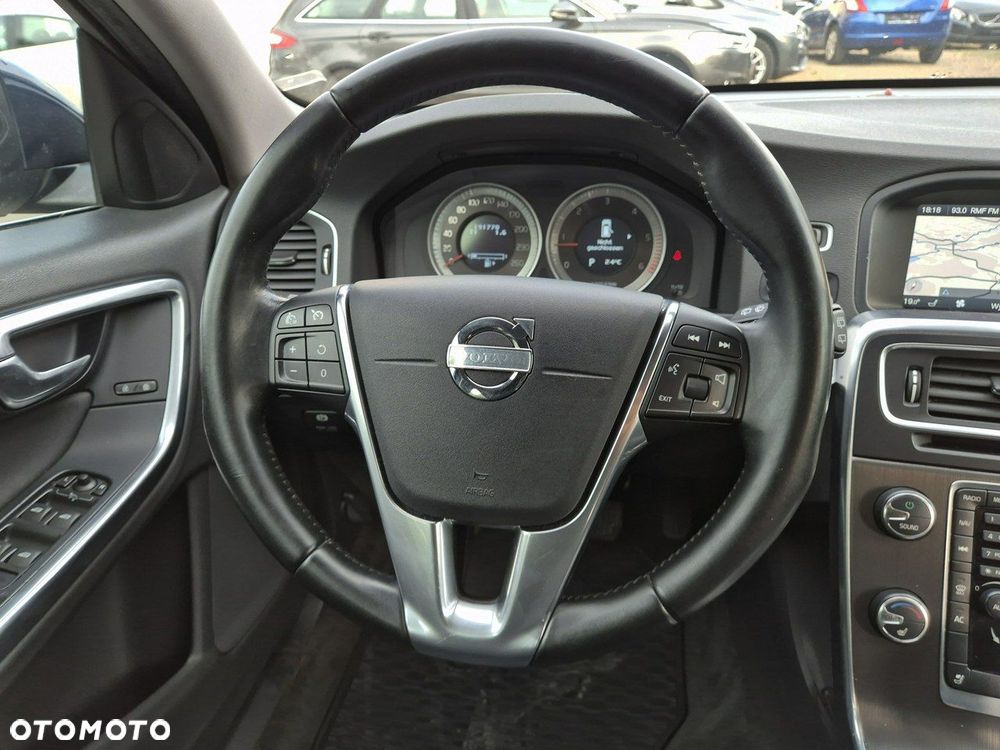 Volvo V60 D3 Geartronic Momentum - 26