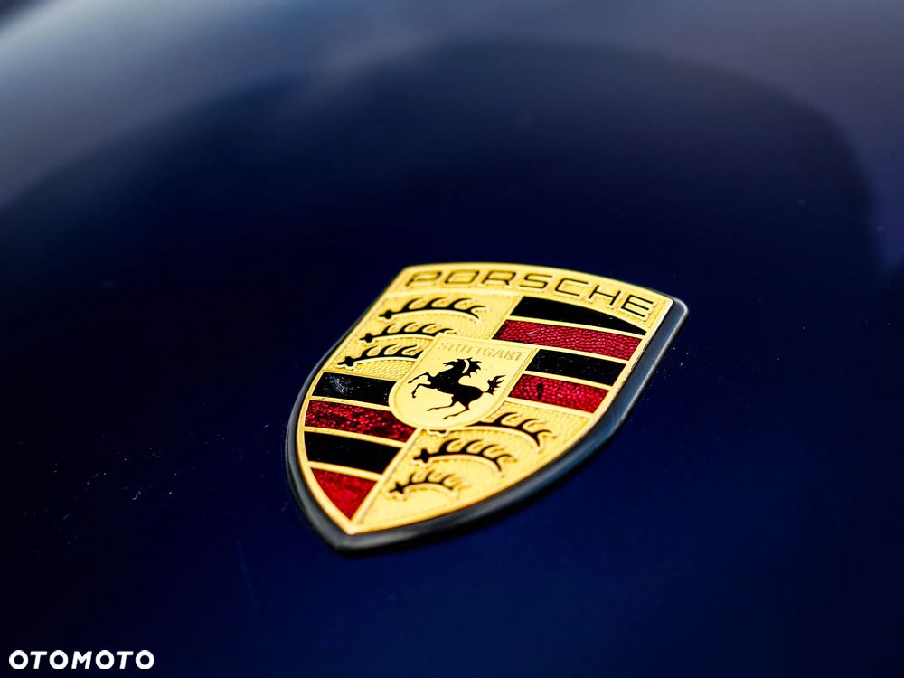 Porsche 911 Carrera - 8