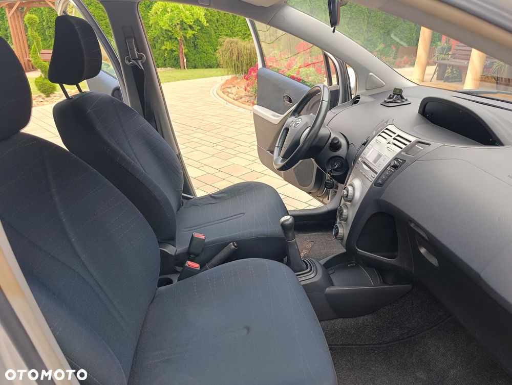 Toyota Yaris 1.0 VVT-i - 36