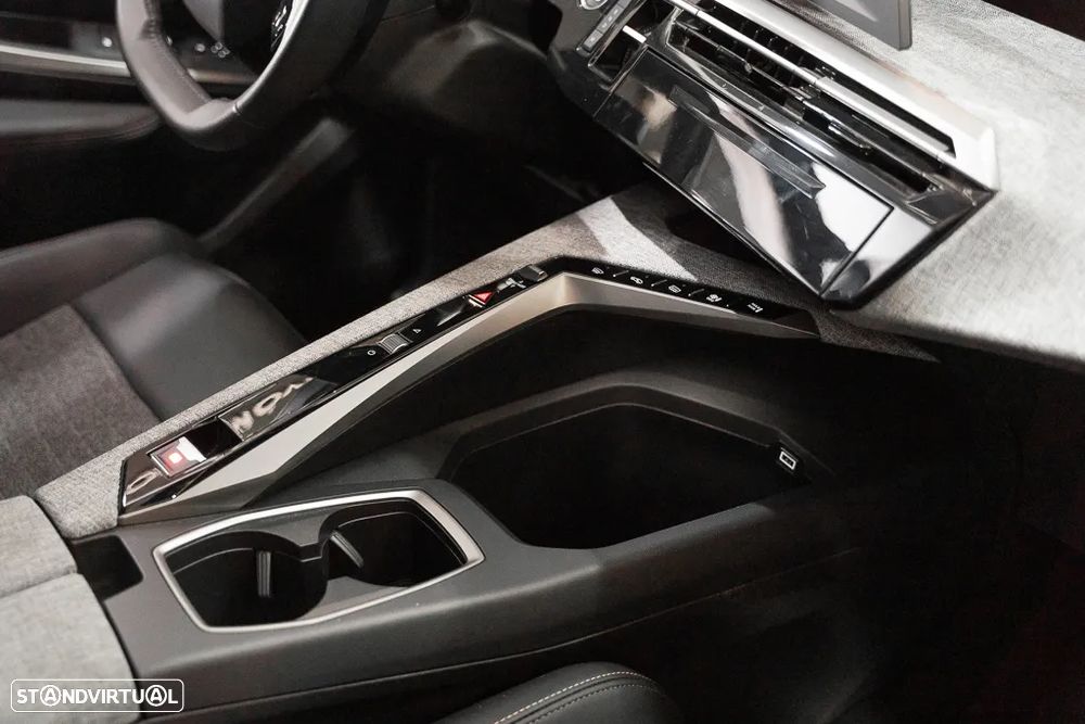 Peugeot 3008 1.2 Hybrid Allure e-DCS6 - 16