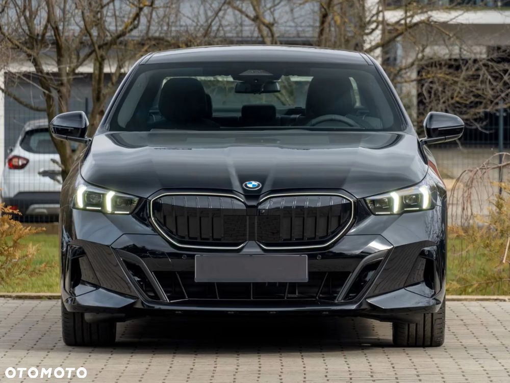 BMW Seria 5 540d xDrive mHEV M Sport - 3