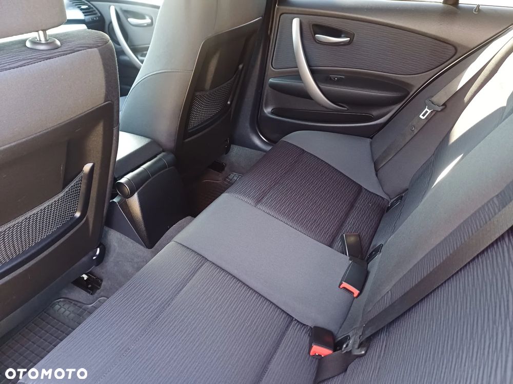 BMW Seria 1 116i - 8