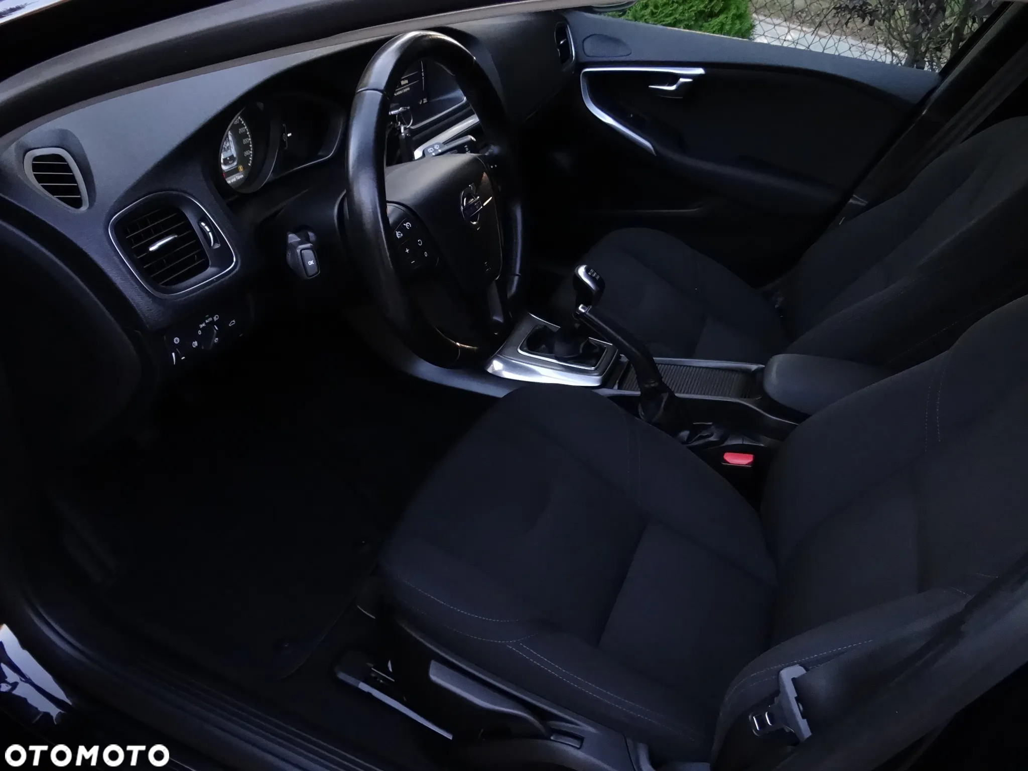 Volvo V40 D2 R-Design Kinetic - 33