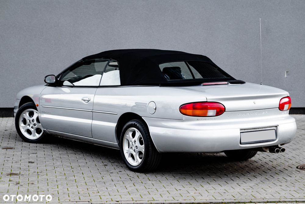 Chrysler Stratus - 8