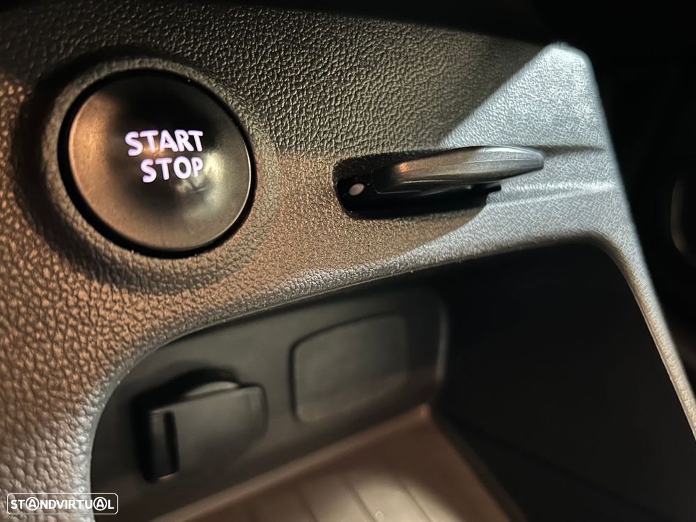 Renault Captur 1.5 dCi Exclusive — fotografia 30
