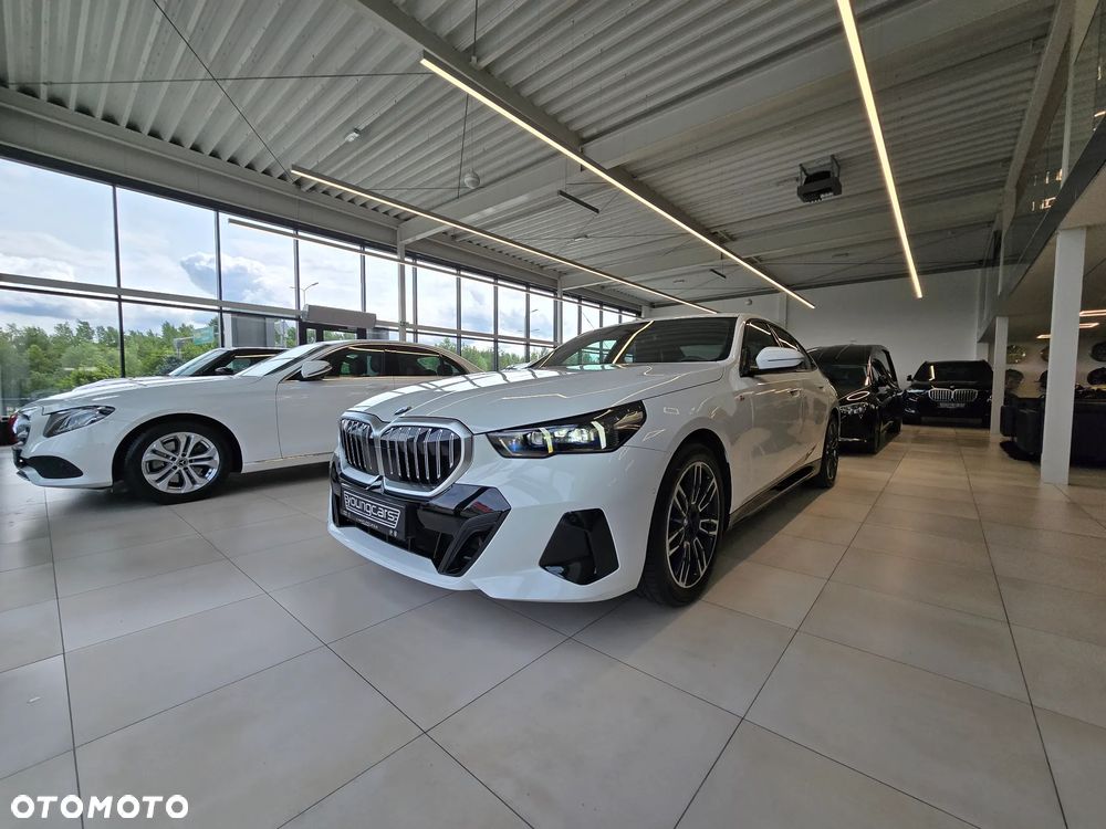 BMW Seria 5 520i mHEV M Sport - 3