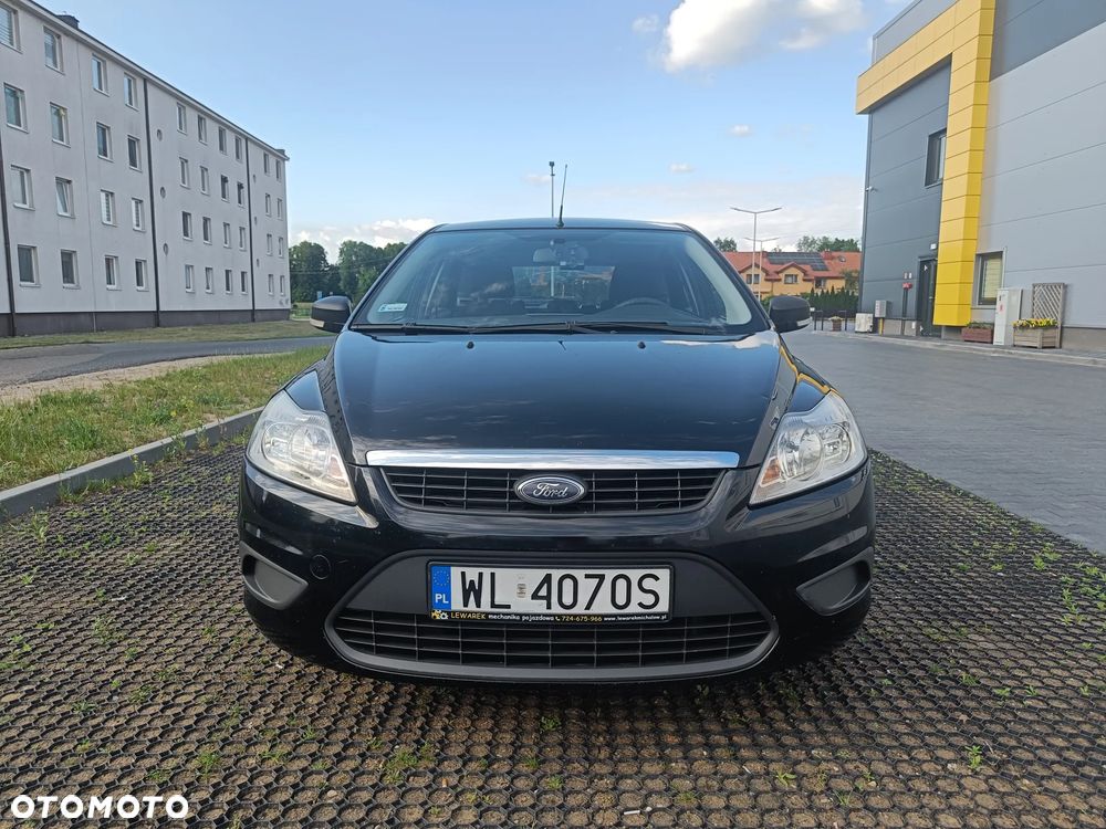 Ford Focus 1.6 Ambiente - 4