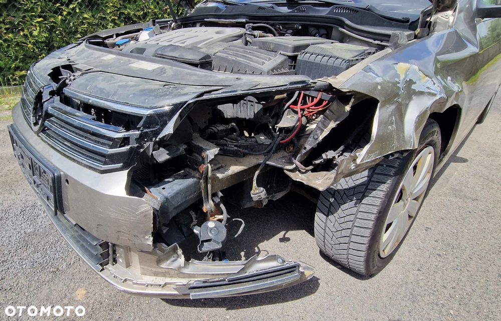 Volkswagen Passat 2.0 TDI Highline DSG - 15