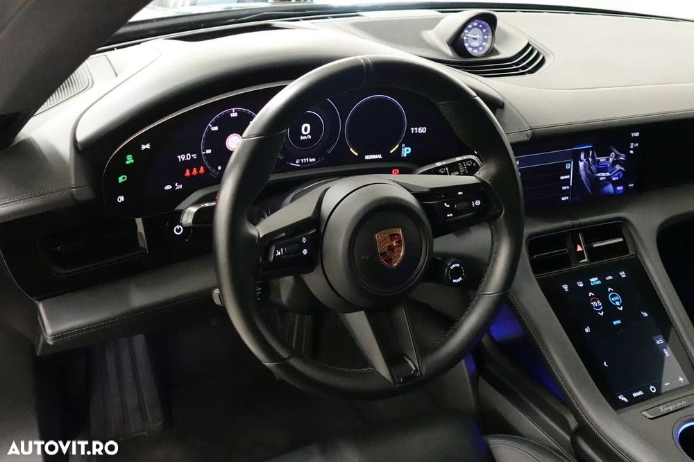Porsche Taycan 4S - 13