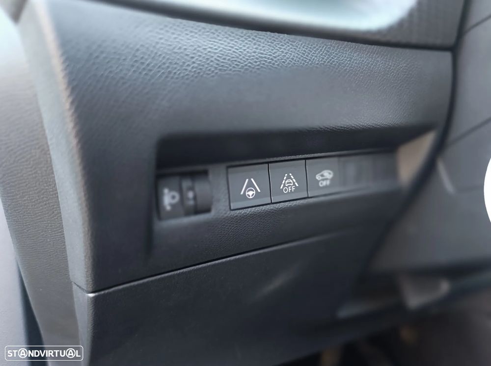 Peugeot 2008 1.2 PureTech Allure Pack EAT8 - 14