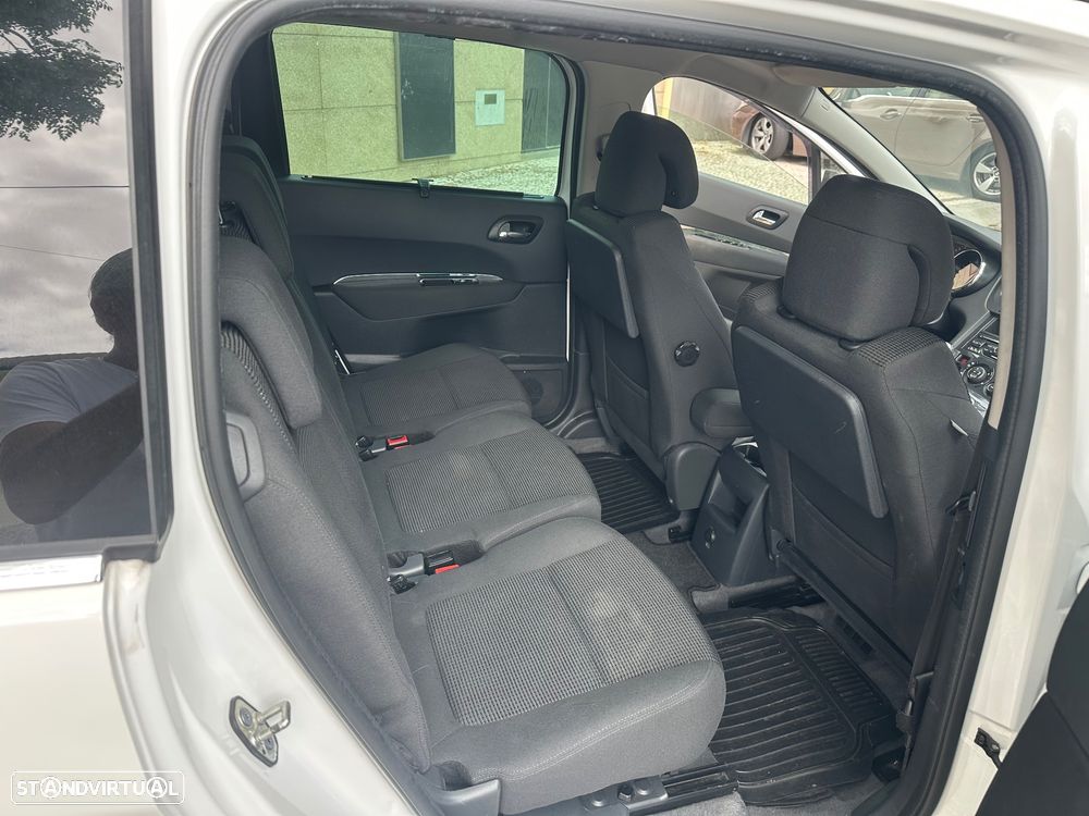 Peugeot 5008 1.6 BlueHDi Allure - 26