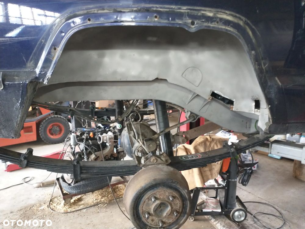 Jeep Cherokee - 22