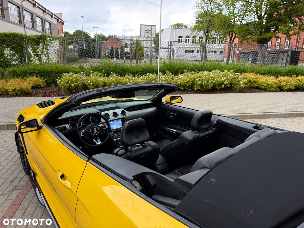 Ford Mustang - 8
