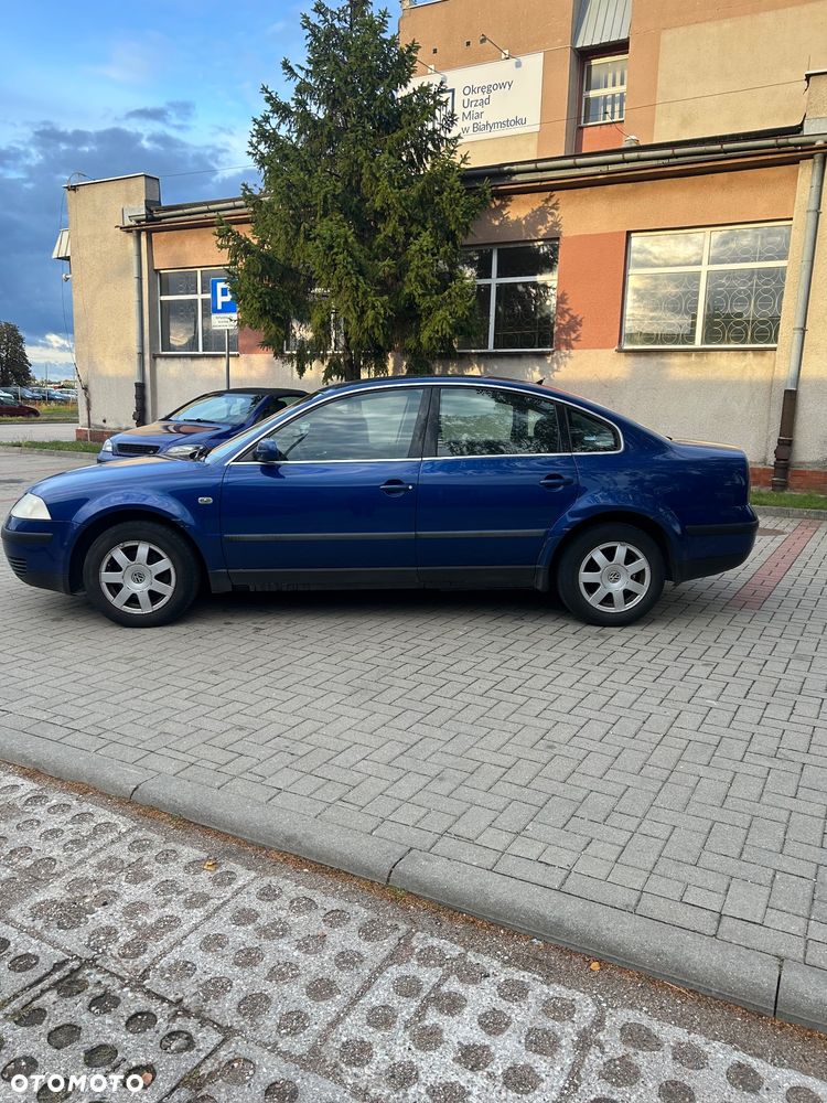 Volkswagen Passat 1.9 TDI Comfortline - 4