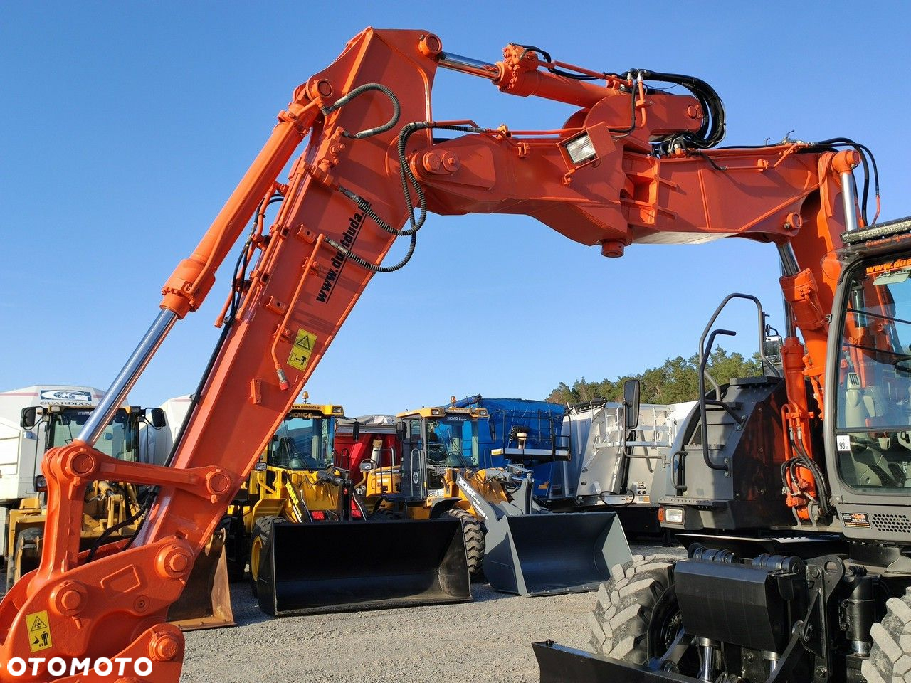 Hitachi ZX140 Koparka Kołowa - 7