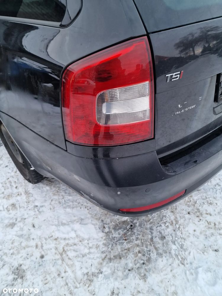 Lampa lewy  tył  skoda  octavia  II  kombi  lift - 1