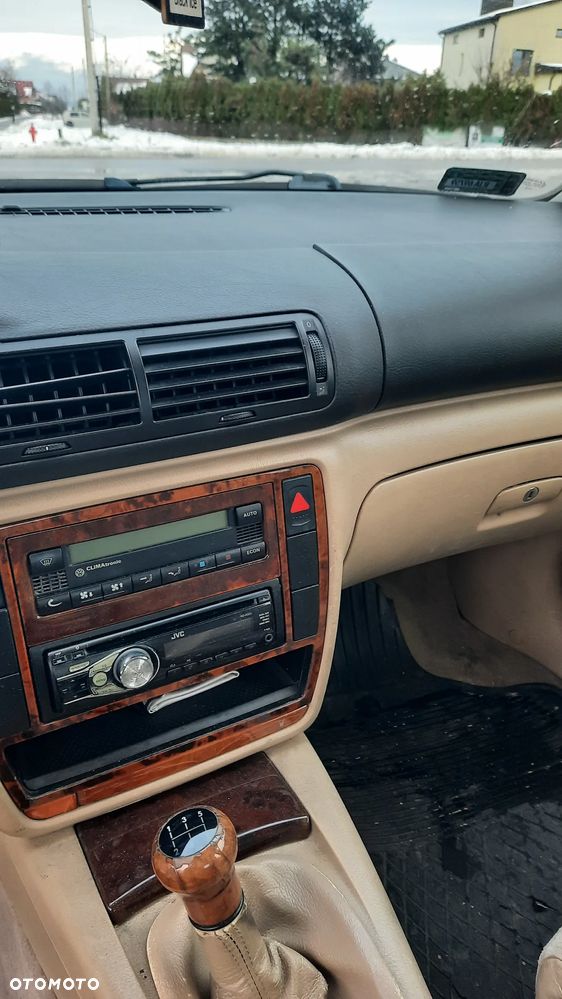 Volkswagen Passat 1.9 TDI - 11