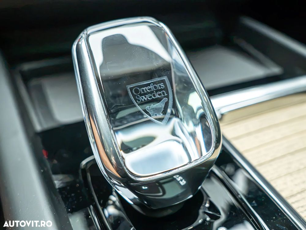 Volvo XC 60 B5 B AWD Ultimate Black Edition - 16