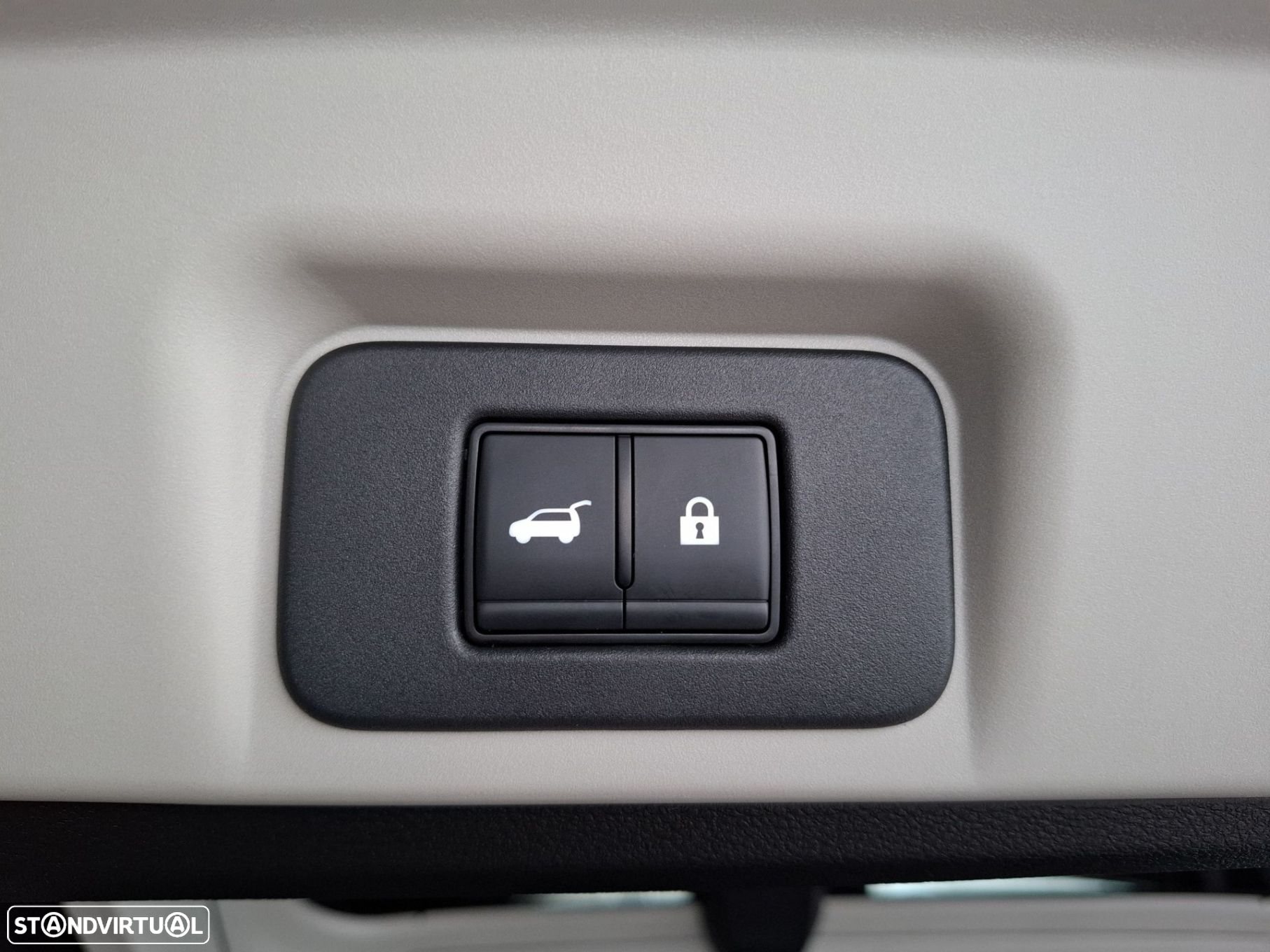 Nissan Ariya 87 kWh Evolve Carr. 22kW + Pack Sport - 27