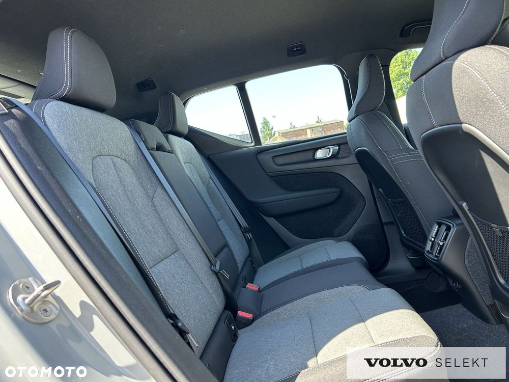 Volvo XC 40 - 25