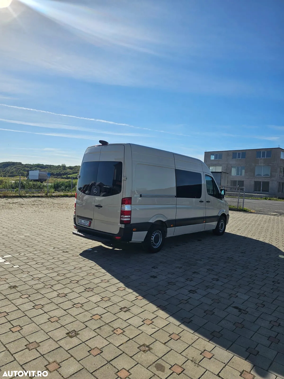 Mercedes-Benz Sprinter 316 CDI Model 2018 Climă Comenzi pe volan Pilot automat Navigație Mare Încălzire scaun șofer Scaun pe pernă aer Cameră video pe marșalier Banchetă 3 Locuri Rafturi metalice - 5