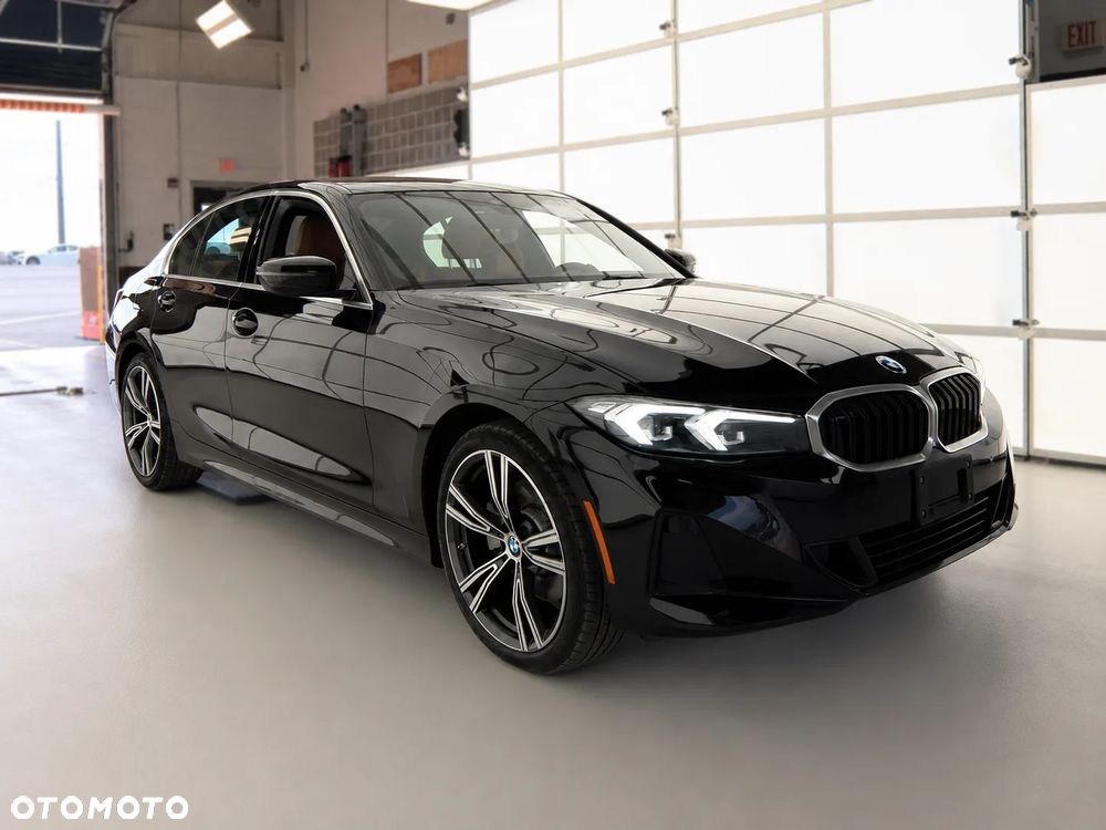 BMW Seria 3 330i xDrive M Sport - 4