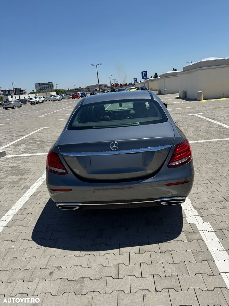 Mercedes-Benz E 220 d Aut. - 2
