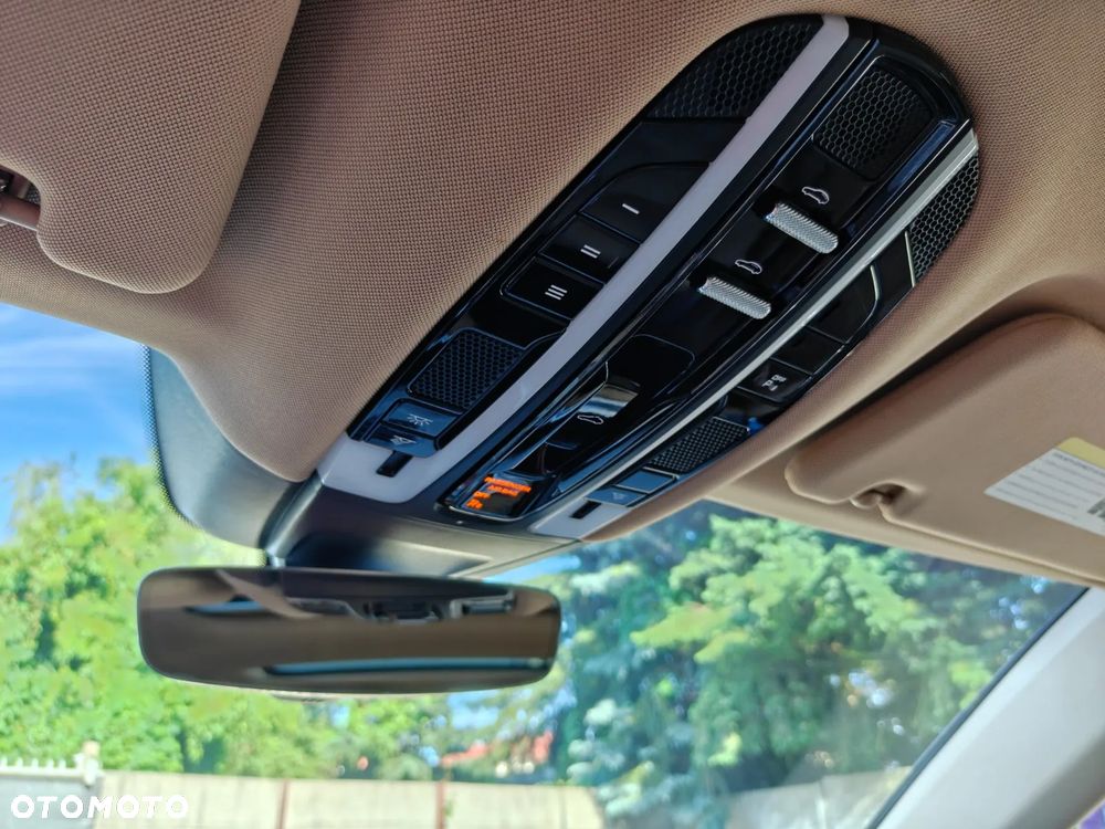 Porsche Panamera 4 - 13