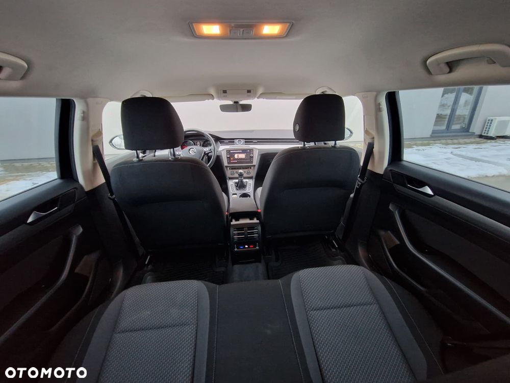 Volkswagen Passat 2.0 TDI BMT Comfortline - 16