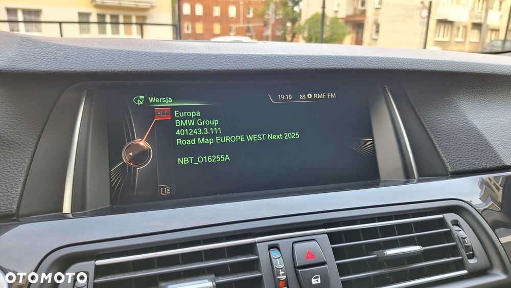BMW Seria 5 518d - 22