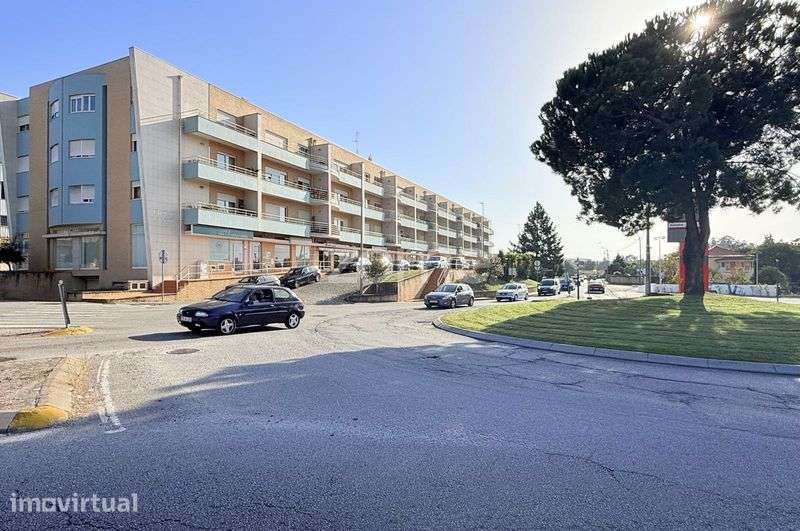 Apartamento T3 à venda em St. Tirso, Couto (S. Cristina e S. Miguel) e Burgães, €270.000