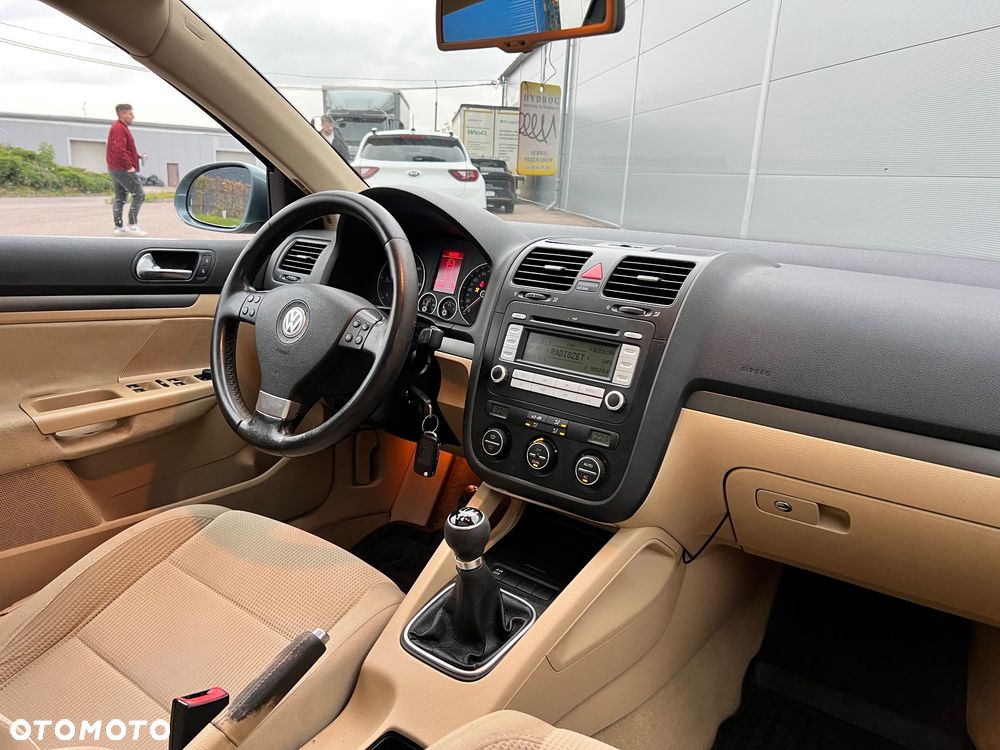 Volkswagen Golf - 19