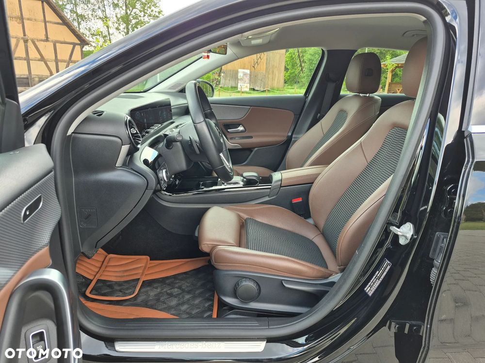 Mercedes-Benz Klasa A 250 7G-DCT Progressive - 23