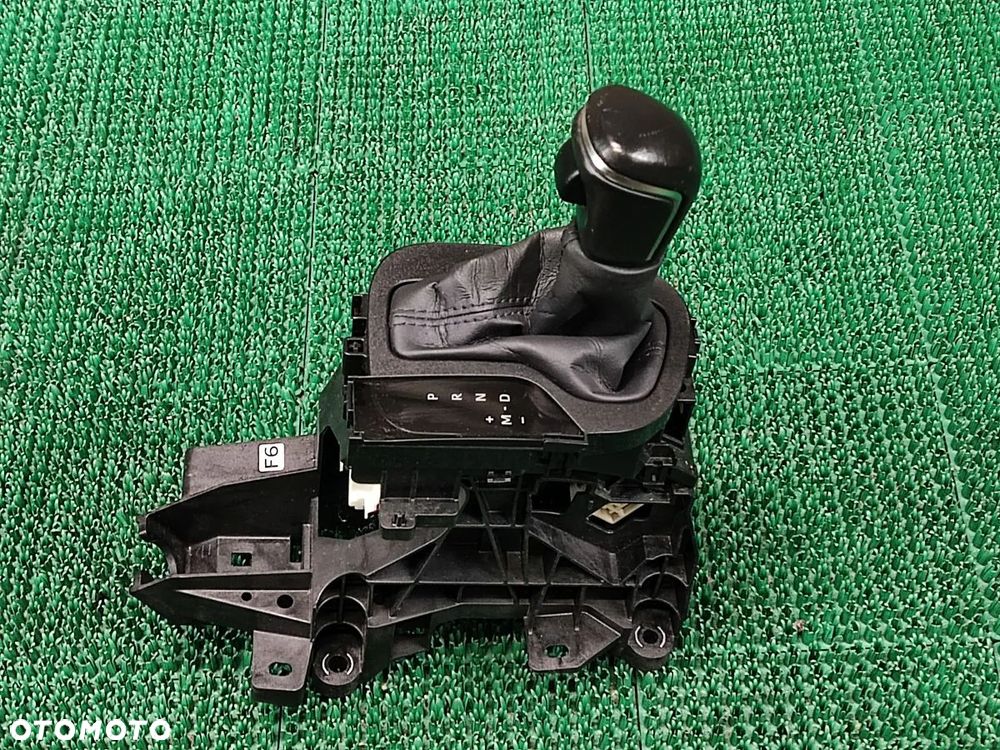 TOYOTA YARIS 1.5i Aut 19-24r Lewarek Wybierak Zmiany Biegów - 1