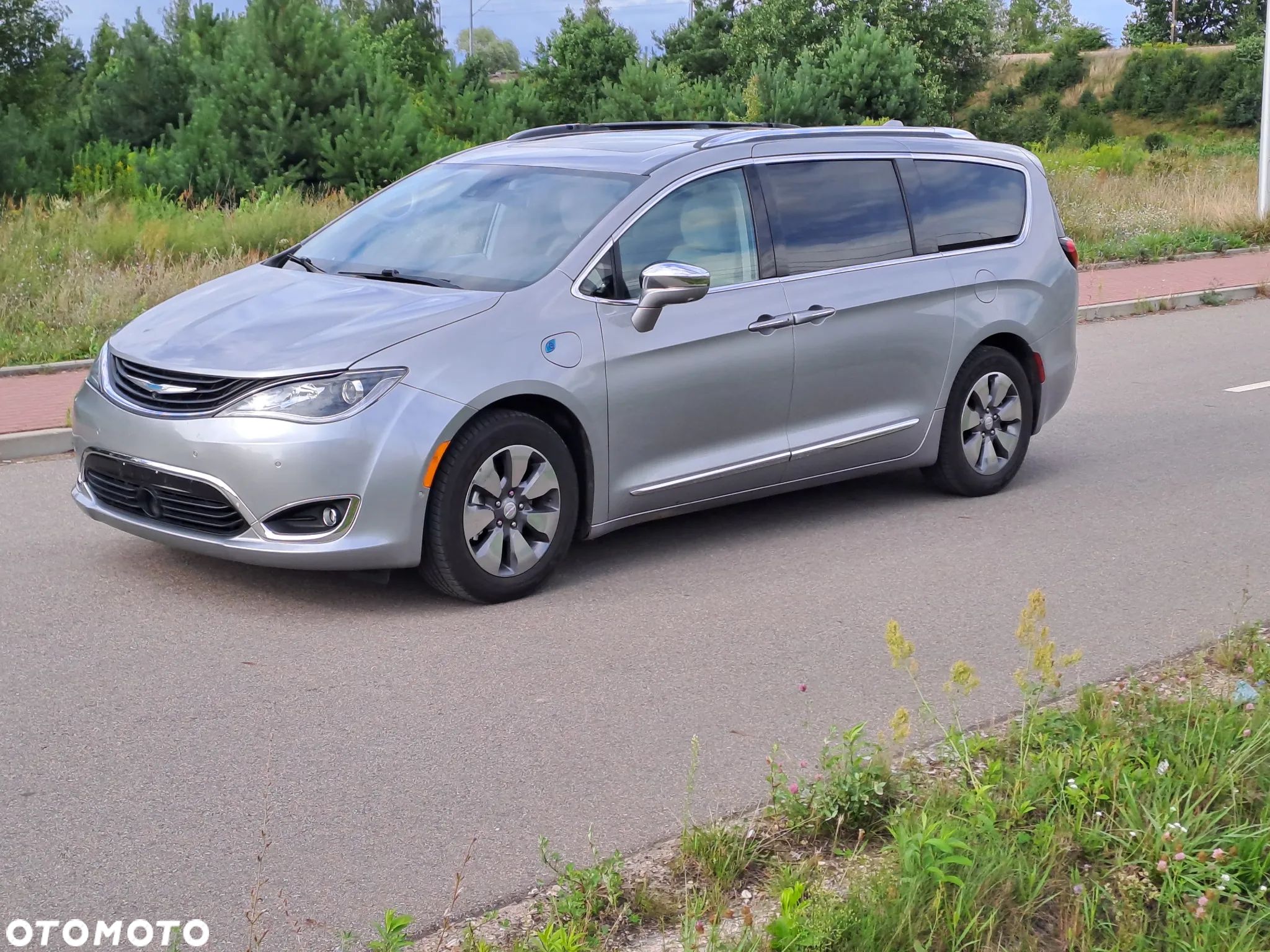 Chrysler Pacifica - 1