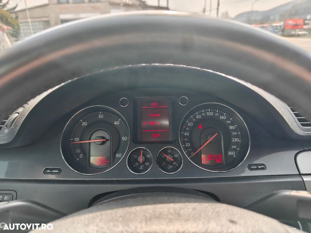 Volkswagen Passat 2.0 TDI DPF Comfortline - 8