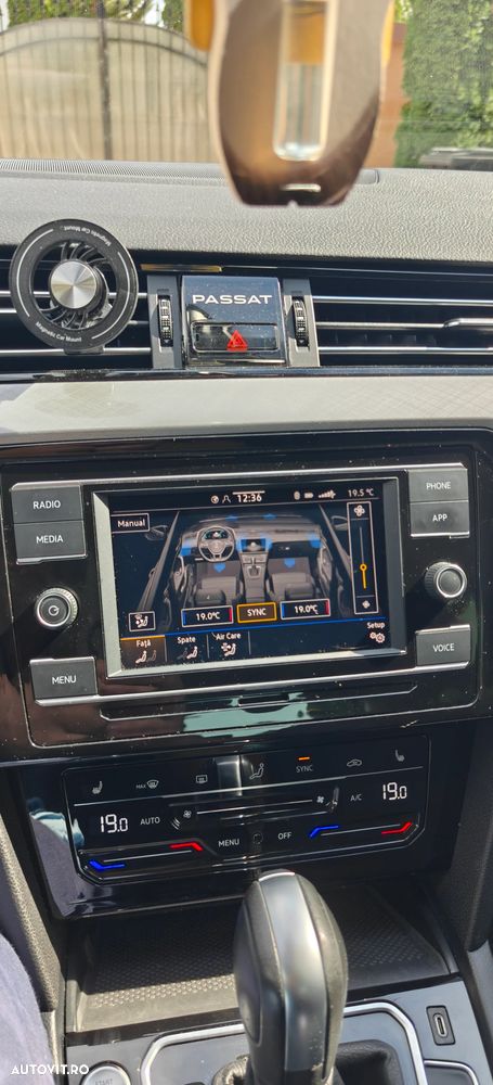 Volkswagen Passat - 11