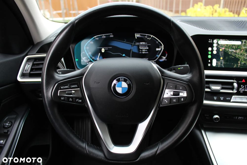 BMW Seria 3 320i Sport Line - 21