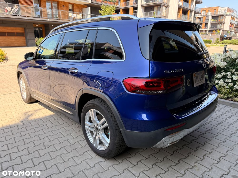 Mercedes-Benz GLB 250 4Matic 8G-DCT - 4