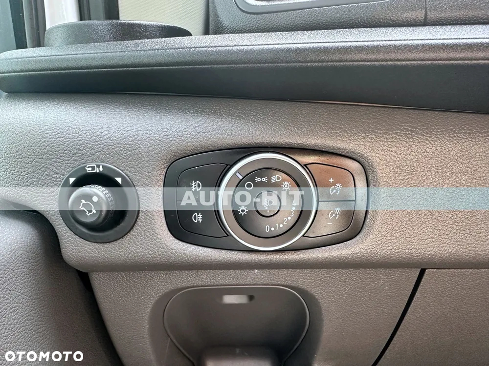 Ford Transit - 28