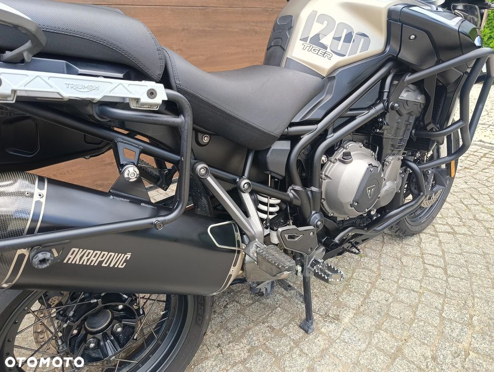 Triumph Inny - 4