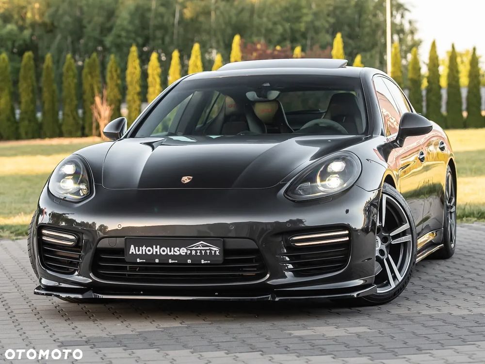 Porsche Panamera GTS - 4