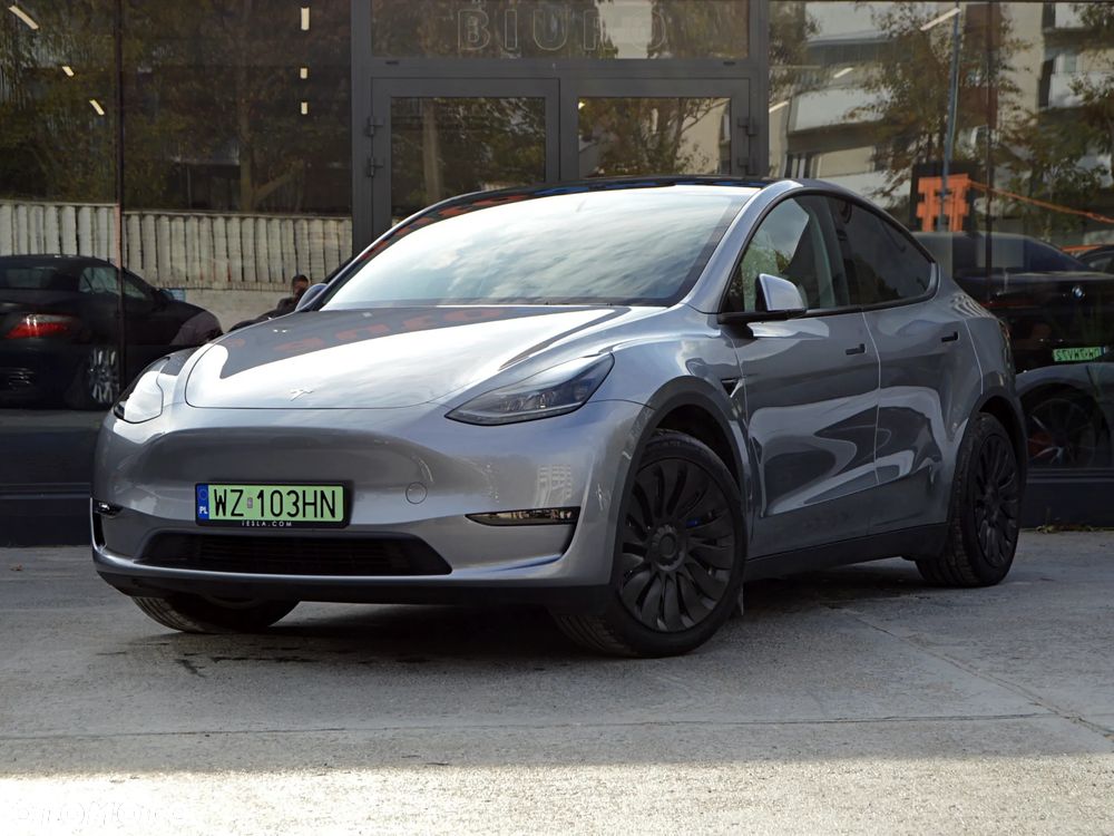 Tesla Model Y Long Range Dual Motor AWD - 2