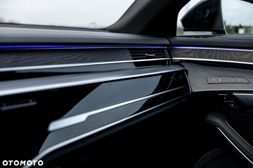 Audi A8 L 55 TFSI mHEV Quattro Tiptr - 32