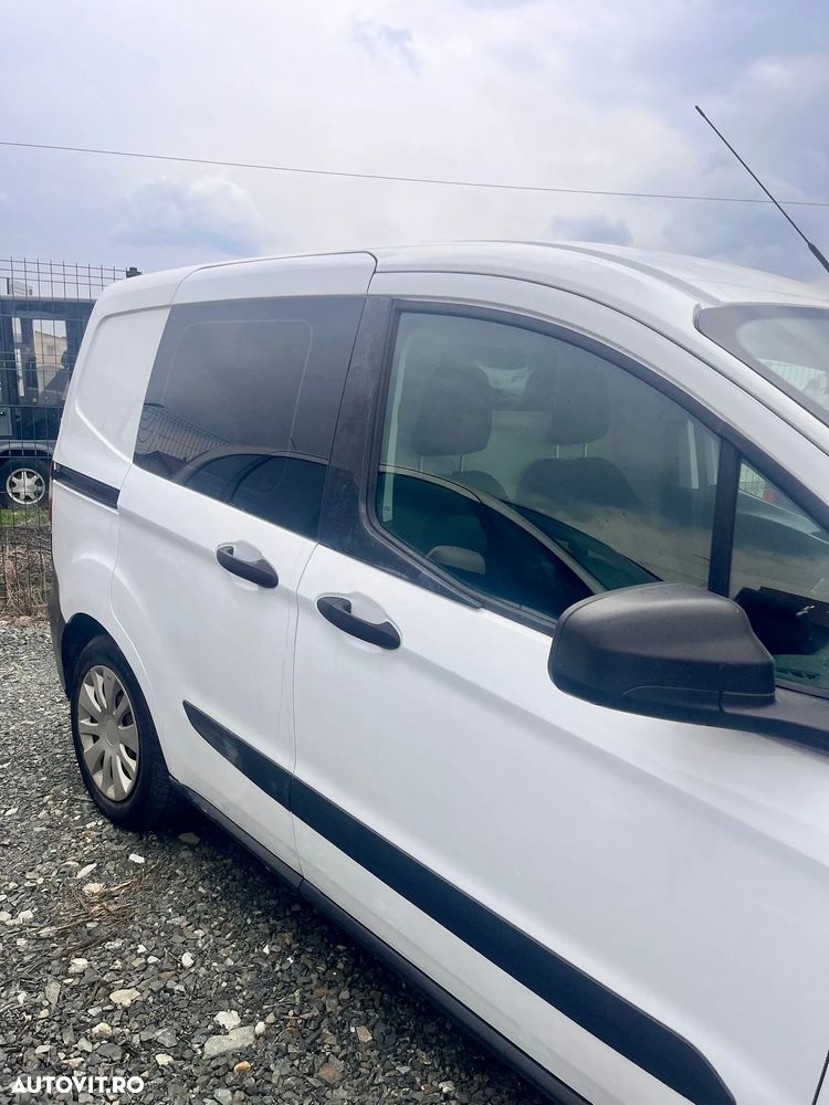 Ford Transit Connect - 18