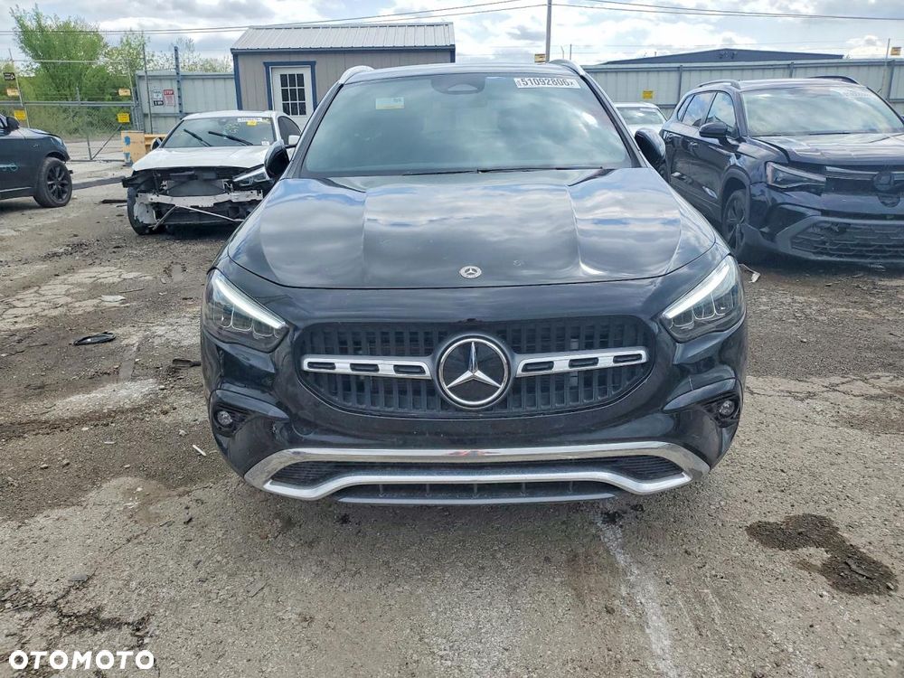 Mercedes-Benz GLA - 6